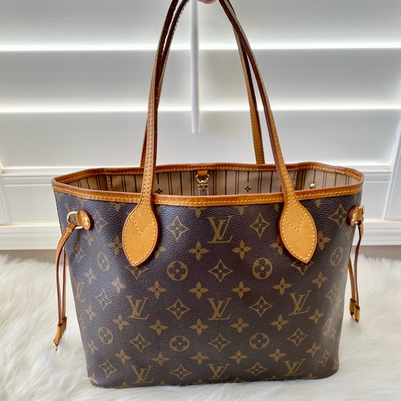 Louis Vuitton Handbags - SOLD‼️ Louis Vuitton Monogram Neverfull PM Bag
